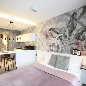 Apartament Viva & Close To Vistula River - By Homelike, Kraków